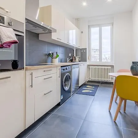 Plumeria - Grand 75m2 - Au Calme Et Jardin - Proche Gare, Nouvelle - Parking Public Gratuit - 2 - 4 Lits Séparés * Metz