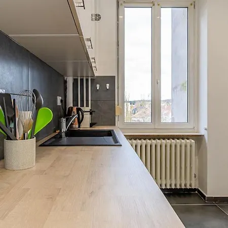 Plumeria - Grand 75m2 - Au Calme Et Jardin - Proche Gare, Nouvelle - Parking Public Gratuit - 2 - 4 Lits Séparés Metz