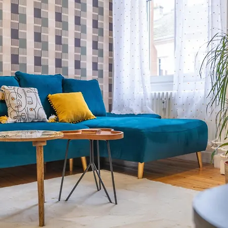 Plumeria: Peaceful Grand Near Station With Free Parking