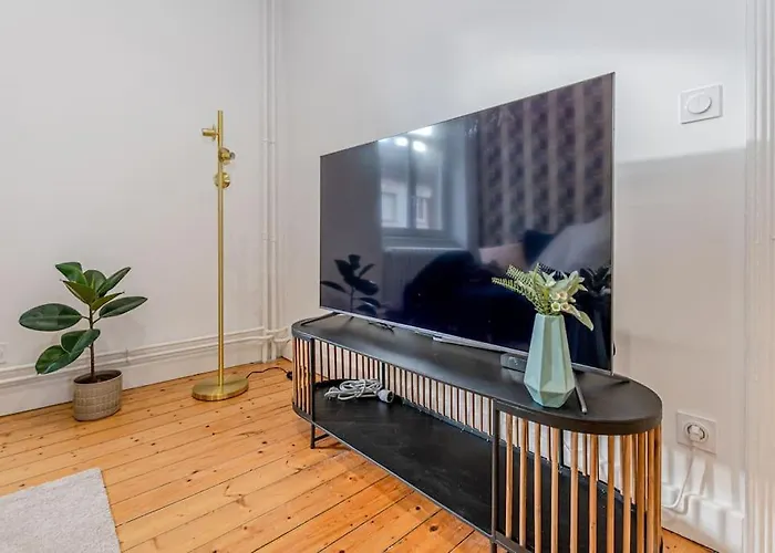 Apartmán Plumeria - Grand 75m2 - Au Calme Avec Jardin - Ideal Famille Ou Groupe De Travailleurs - Parking Public Gratuit - 2 - 4 Lits Separes Mety