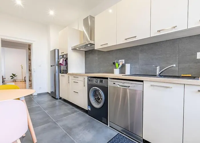 Plumeria - Grand 75m2 - Au Calme Avec Jardin - Ideal Famille Ou Groupe De Travailleurs - Parking Public Gratuit - 2 - 4 Lits Separes Apartmán Mety